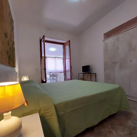 Montecarlo Casa Vacanza 度假居 *