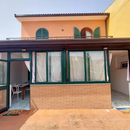 Montecarlo Casa Vacanza 度假居 圣尼科拉阿尔切拉